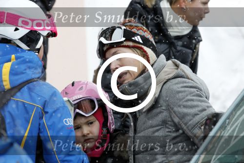 Lech 19 februari 2012
Prinses Maxima Prins Willem Alexander Prinses laurentien Prins Constantin Prinses Mabel Wisse Smit en de prinsesjes Amalia Ariane Alexia Eloise Claus Cazimir Luana en Zaria gaan skien en vertrekken bij Hotel Post.
Peter Smulders bv
