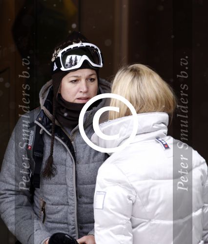 Lech 20 februari 2012
Prins Willem Alexander Prinses Maxima en Prinses Mabel Wisse Smit bij hotel post.
Peter Smulders bv