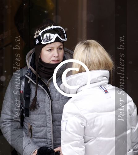 Lech 20 februari 2012
Prins Willem Alexander Prinses Maxima en Prinses Mabel Wisse Smit bij hotel post.
Peter Smulders bv