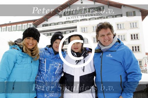 Zurs 26 februari 2012
Rene Natasja Diedier en Maxim froger op skivakantie in Zurs.
Peter Smulders bv