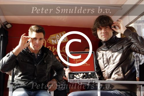 Amsterdam 15 maart 2012
Nick en Simon bij Madame Tussaud waar ze binnenkort komen te staan.
Peter Smulders bv