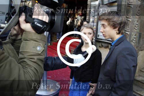 Amsterdam 4 februari 2012
Premiere achtste groepers huilen niet in Tuschinski. Nils Verkooijen met Hanna Obbeek
Peter Smulders bv