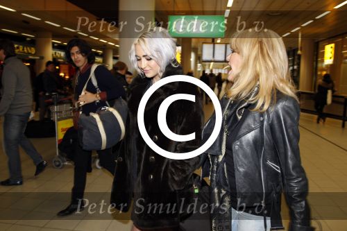 Schiphol 16 februari 2012
Patricia Paay en Nicky v Dam halen Christina Curry en haar vriend op op schiphol.
Peter Smulders bv