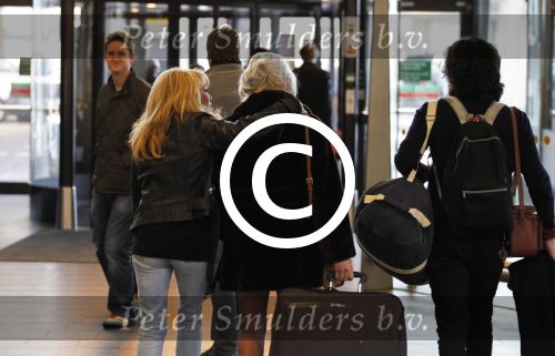 Schiphol 16 februari 2012
Patricia Paay en Nicky v Dam halen Christina Curry en haar vriend op op schiphol.
Peter Smulders bv