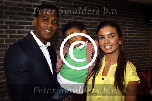 Ridderkerk 22 februari 2012
Presentatie Helden met op de cover Patrick Kluivert en Marianne Timmer. Het blad wordt gemaakt door Frits en barbara Barend. Patrick Rossana en Shane Kluivert
Peter Smulders bv
