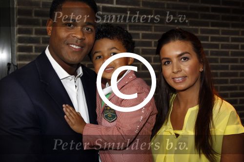 Ridderkerk 22 februari 2012
Presentatie Helden met op de cover Patrick Kluivert en Marianne Timmer. Het blad wordt gemaakt door Frits en barbara Barend. Patrick Rossana en Shane Kluivert
Peter Smulders bv
