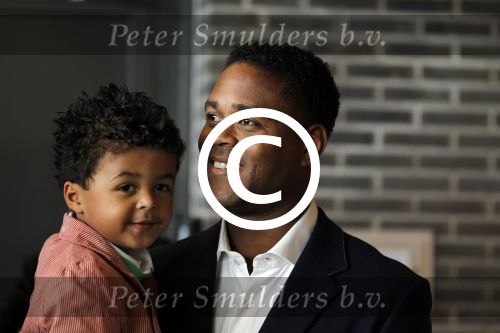 Ridderkerk 22 februari 2012
Presentatie Helden met op de cover Patrick Kluivert en Marianne Timmer. Het blad wordt gemaakt door Frits en barbara Barend. Patrick met Shane
Peter Smulders bv