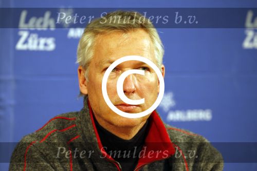 Innsbruck en Lech 18 februari 2012
Prins Friso ligt in het universitair ziekenhuis na zijn ongeluk met lawine in Lech.
Koningin Beatrix en zijn vrouw Prinses Mabel Wisse Smit zoeken hem op. persconferentie
Peter Smulders bv