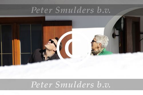 Innsbruck en Lech 18 februari 2012
Prins Friso ligt in het universitair ziekenhuis na zijn ongeluk met lawine in Lech.
Koningin Beatrix en zijn vrouw Prinses Mabel Wisse Smit zoeken hem op. Prins Constantijn
Peter Smulders bv