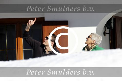 Innsbruck en Lech 18 februari 2012
Prins Friso ligt in het universitair ziekenhuis na zijn ongeluk met lawine in Lech.
Koningin Beatrix en zijn vrouw Prinses Mabel Wisse Smit zoeken hem op. Prins Constantijn
Peter Smulders bv