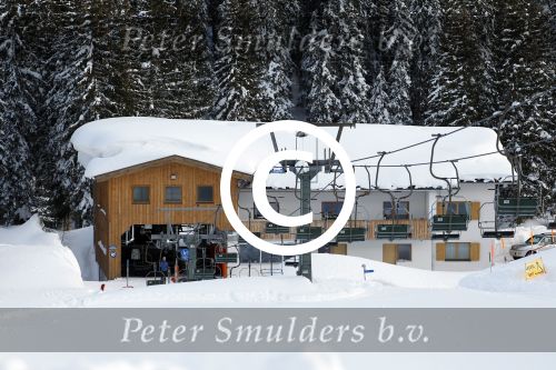 Innsbruck en Lech 18 februari 2012
Prins Friso ligt in het universitair ziekenhuis na zijn ongeluk met lawine in Lech.
Koningin Beatrix en zijn vrouw Prinses Mabel Wisse Smit zoeken hem op. de lift die Friso naar het ongelukspunt heeft gebracht bij Zug
Peter Smulders bv