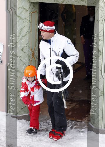 Lech 20 februari 2012
Prins Willem Alexander Prinses Maxima en Prinses Mabel Wisse Smit bij hotel post.
Peter Smulders bv