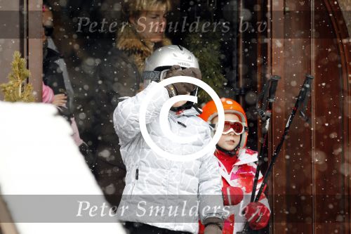 Lech 19 februari 2012
Prinses Maxima Prins Willem Alexander Prinses laurentien Prins Constantin Prinses Mabel Wisse Smit en de prinsesjes Amalia Ariane Alexia Eloise Claus Cazimir Luana en Zaria gaan skien en vertrekken bij Hotel Post.
Peter Smulders bv
