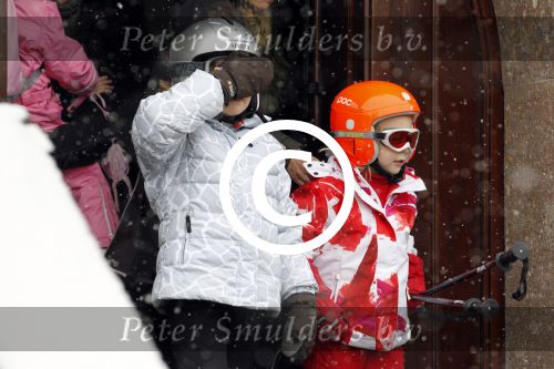 Lech 19 februari 2012
Prinses Maxima Prins Willem Alexander Prinses laurentien Prins Constantin Prinses Mabel Wisse Smit en de prinsesjes Amalia Ariane Alexia Eloise Claus Cazimir Luana en Zaria gaan skien en vertrekken bij Hotel Post.
Peter Smulders bv