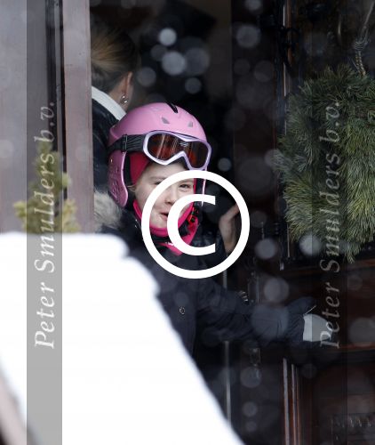 Lech 19 februari 2012
Prinses Maxima Prins Willem Alexander Prinses laurentien Prins Constantin Prinses Mabel Wisse Smit en de prinsesjes Amalia Ariane Alexia Eloise Claus Cazimir Luana en Zaria gaan skien en vertrekken bij Hotel Post.
Peter Smulders bv