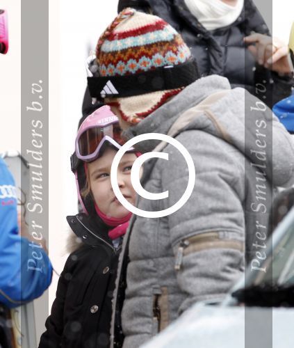 Lech 19 februari 2012
Prinses Maxima Prins Willem Alexander Prinses laurentien Prins Constantin Prinses Mabel Wisse Smit en de prinsesjes Amalia Ariane Alexia Eloise Claus Cazimir Luana en Zaria gaan skien en vertrekken bij Hotel Post.
Peter Smulders bv