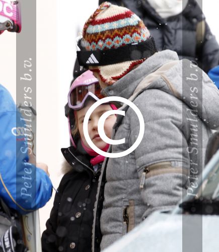 Lech 19 februari 2012
Prinses Maxima Prins Willem Alexander Prinses laurentien Prins Constantin Prinses Mabel Wisse Smit en de prinsesjes Amalia Ariane Alexia Eloise Claus Cazimir Luana en Zaria gaan skien en vertrekken bij Hotel Post.
Peter Smulders bv