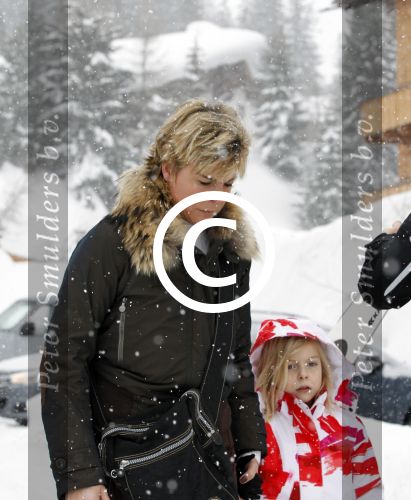 Lech 19 februari 2012
Prinses Maxima Prins Willem Alexander Prinses laurentien Prins Constantin Prinses Mabel Wisse Smit en de prinsesjes Amalia Ariane Alexia Eloise Claus Cazimir Luana en Zaria gaan skien en vertrekken bij Hotel Post.
Peter Smulders bv