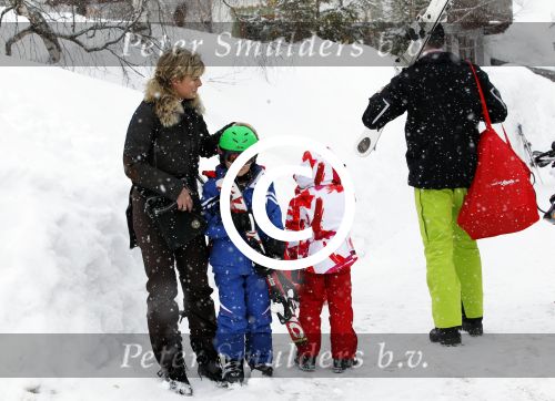 Lech 19 februari 2012
Prinses Maxima Prins Willem Alexander Prinses laurentien Prins Constantin Prinses Mabel Wisse Smit en de prinsesjes Amalia Ariane Alexia Eloise Claus Cazimir Luana en Zaria gaan skien en vertrekken bij Hotel Post.
Peter Smulders bv
