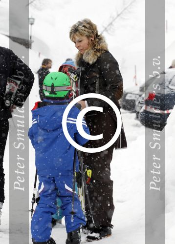 Lech 19 februari 2012
Prinses Maxima Prins Willem Alexander Prinses laurentien Prins Constantin Prinses Mabel Wisse Smit en de prinsesjes Amalia Ariane Alexia Eloise Claus Cazimir Luana en Zaria gaan skien en vertrekken bij Hotel Post.
Peter Smulders bv