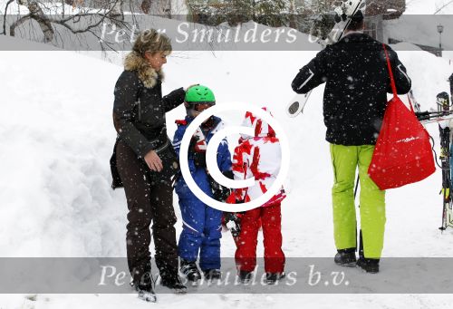 Lech 19 februari 2012
Prinses Maxima Prins Willem Alexander Prinses laurentien Prins Constantin Prinses Mabel Wisse Smit en de prinsesjes Amalia Ariane Alexia Eloise Claus Cazimir Luana en Zaria gaan skien en vertrekken bij Hotel Post.
Peter Smulders bv