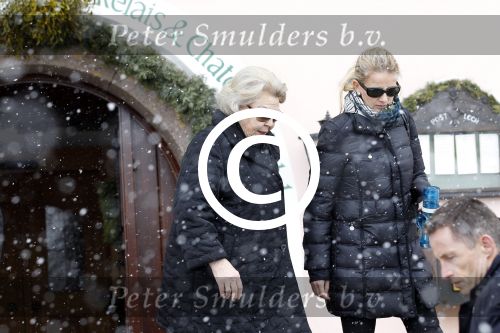 Lech 19 februari 2012
Koningin Beatrix en prinses Mabel Wisse Smit vertrekken vanuit hotel Post met BMW X5 van politie naar ziekenhuis in Innsbruck waar Prins Friso ligt na zijn ski ongeluk.
Peter Smulders bv