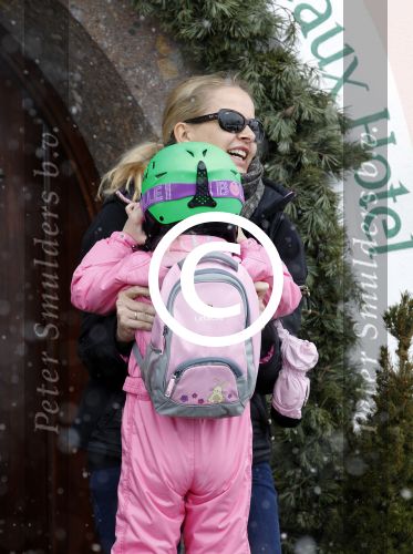 Lech 19 februari 2012
Prinses Maxima Prins Willem Alexander Prinses laurentien Prins Constantin Prinses Mabel Wisse Smit en de prinsesjes Amalia Ariane Alexia Eloise Claus Cazimir Luana en Zaria gaan skien en vertrekken bij Hotel Post.
Peter Smulders bv