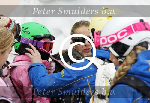 Lech 19 februari 2012
Prinses Maxima Prins Willem Alexander Prinses laurentien Prins Constantin Prinses Mabel Wisse Smit en de prinsesjes Amalia Ariane Alexia Eloise Claus Cazimir Luana en Zaria gaan skien en vertrekken bij Hotel Post.
Peter Smulders bv