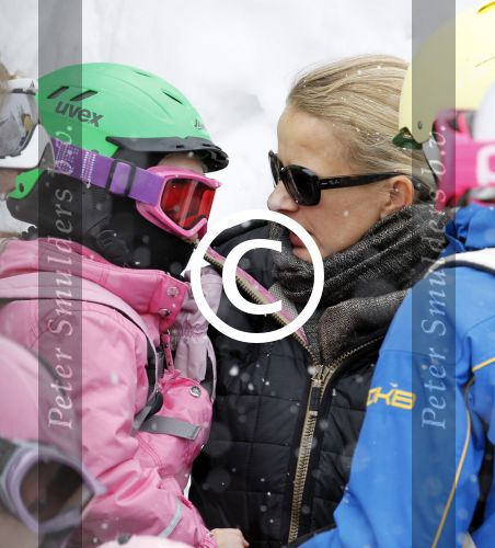 Lech 19 februari 2012
Prinses Maxima Prins Willem Alexander Prinses laurentien Prins Constantin Prinses Mabel Wisse Smit en de prinsesjes Amalia Ariane Alexia Eloise Claus Cazimir Luana en Zaria gaan skien en vertrekken bij Hotel Post.
Peter Smulders bv