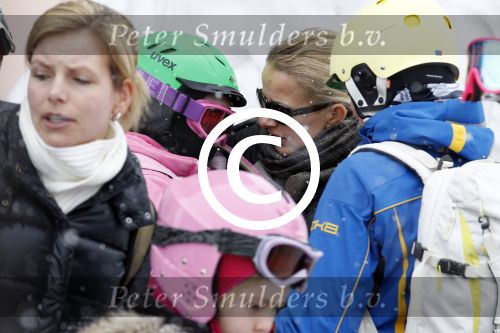 Lech 19 februari 2012
Prinses Maxima Prins Willem Alexander Prinses laurentien Prins Constantin Prinses Mabel Wisse Smit en de prinsesjes Amalia Ariane Alexia Eloise Claus Cazimir Luana en Zaria gaan skien en vertrekken bij Hotel Post.
Peter Smulders bv