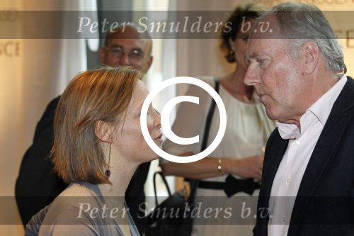 Amsterdam 9 maart 2012
Presentatie kleden residence met oa Prinses Margarita Peter Tuinman Humberto Tan en Piet Paris in het Conservatorium Hotel.
Peter Smulders bv