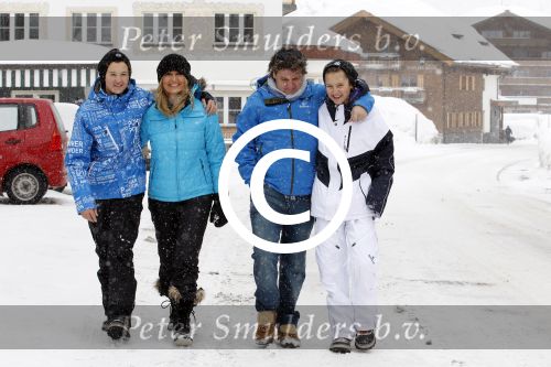 Zurs 26 februari 2012
Rene Natasja Diedier en Maxim froger op skivakantie in Zurs.
Peter Smulders bv
