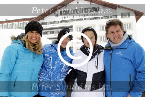 Zurs 26 februari 2012
Rene Natasja Diedier en Maxim froger op skivakantie in Zurs.
Peter Smulders bv