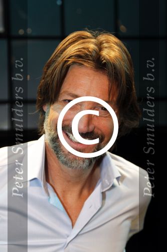 Hoofddorp 6 februari 2012
Premiere eten met vrienden met oa Rick Engelkes Lone v Roosendaal Miryanna v Reeden en Kees Boot in de schouwburg van Hoofddorp.
Peter Smulders bv