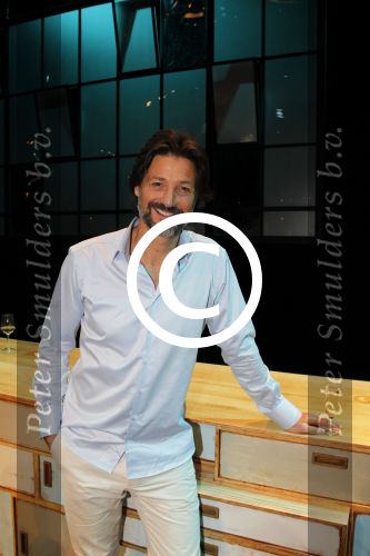 Hoofddorp 6 februari 2012
Premiere eten met vrienden met oa Rick Engelkes Lone v Roosendaal Miryanna v Reeden en Kees Boot in de schouwburg van Hoofddorp.
Peter Smulders bv