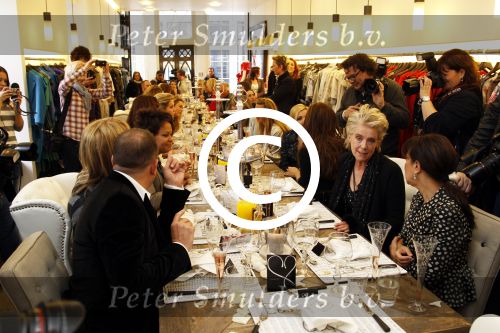 Den Bosch 14 februari 2012valentijnslunch en presentatie kledinglijn van Addy v d Krommenacker met oa Quinty Trustfull Monique des Bouvrie Liza Sips Tatjana Pernille la Lau Sandra Reemer Jette v d Meij Kim Kotter Antje Monteiro Tanja Jess en Christine Kroonenberg. Riviera Maison deed de aankleding
Peter Smulders bv