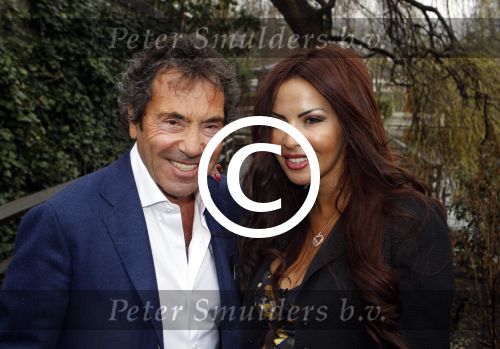 Amsterdam 18 maart 2012
Babyshower Nicolette v Dam en Bas Smit bij Artis. Ronnie Rosenbaum met vriendin
Peter Smulders bv