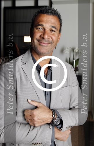 Amsterdam 2 februari 2012
Presentatie n ieuwe talkies in hotel de Dylan. Ruud Gullit met Nialaya en Buddha to Buddha armbanden
Peter Smulders bv