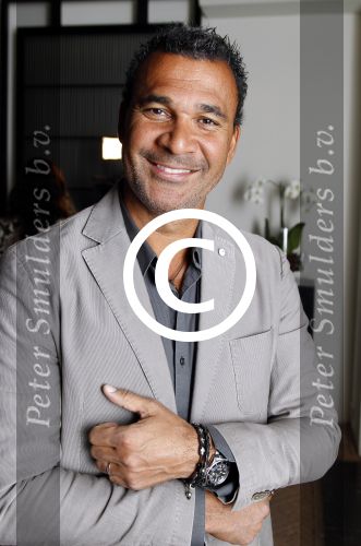 Amsterdam 2 februari 2012
Presentatie n ieuwe talkies in hotel de Dylan. Ruud Gullit met Nialaya en Buddha to Buddha armbanden
Peter Smulders bv