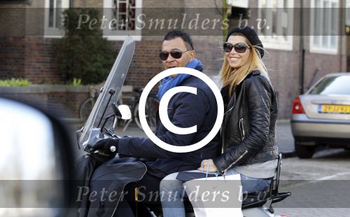 Amsterdam 11 maart 2012
Ruud en Estelle Gullit op Vespa Scooter.
Peter Smulders bv
