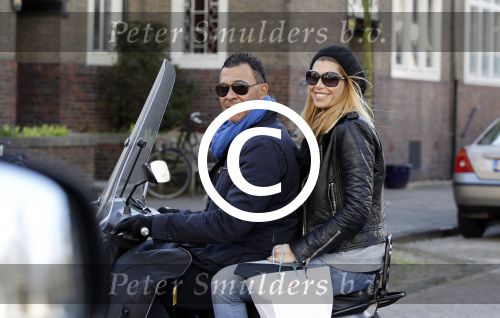 Amsterdam 11 maart 2012
Ruud en Estelle Gullit op Vespa Scooter.
Peter Smulders bv
