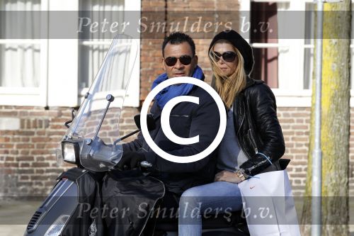 Amsterdam 11 maart 2012
Ruud en Estelle Gullit op Vespa Scooter.
Peter Smulders bv