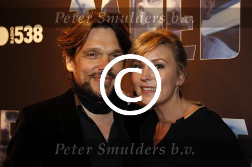 Amsterdam 22 februari 2012
Premiere Taped in Tuschinski Amsterdam. Saskia Noort met vriend
Peter Smulders bv