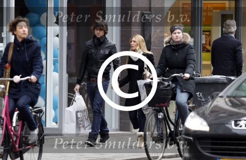 Amsterdam 5 maart 2012
Simon Keizer en zijn vriendin Annemarie aan het winkelen op de pc hooftstraat.
Peter Smulders bv