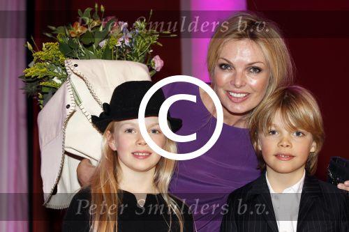 Amsterdam 14 maart 2012
Mama van het jaar verkiezing bij artis. Simone v Trojen met kinderen
Peter Smulders bv