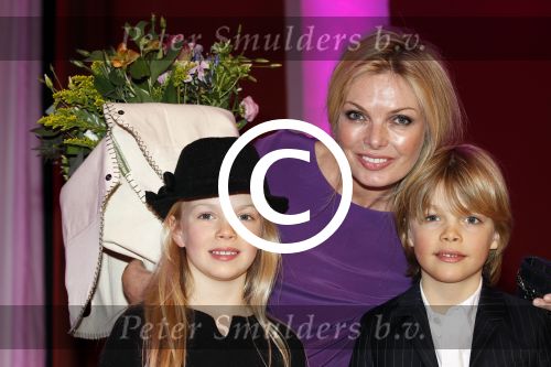Amsterdam 14 maart 2012
Mama van het jaar verkiezing bij artis. Simone v Trojen met kinderen
Peter Smulders bv
