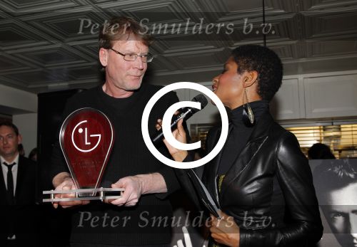 Amsterdam 1 februari 2012
Prsentatie van de nieuw LG Prada telefoon bij Bocinq. Sylvana Simons met eigenaar van het ijs hotel uit zweden
Peter Smulders bv