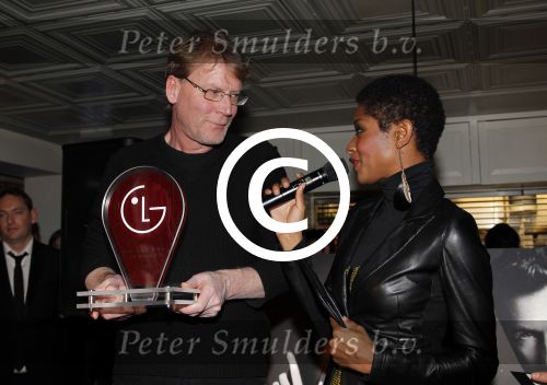 Amsterdam 1 februari 2012
Prsentatie van de nieuw LG Prada telefoon bij Bocinq. Sylvana Simons met eigenaar van het ijs hotel uit zweden
Peter Smulders bv