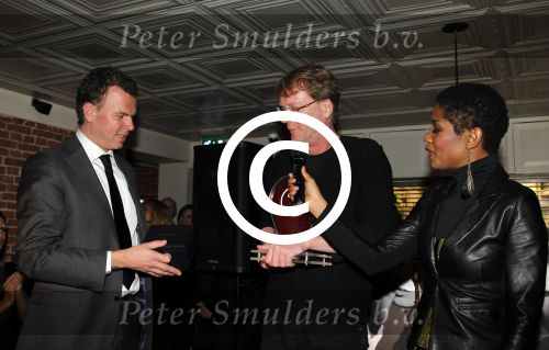 Amsterdam 1 februari 2012
Prsentatie van de nieuw LG Prada telefoon bij Bocinq. Sylvana Simons met eigenaar van het ijs hotel uit zweden
Peter Smulders bv