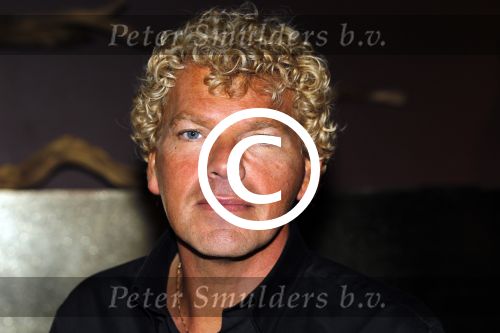Amsterdam 12 maart 2012
Presentatie boek Heleen v Royen. Ton v Royen met dochter
Peter Smulders bv